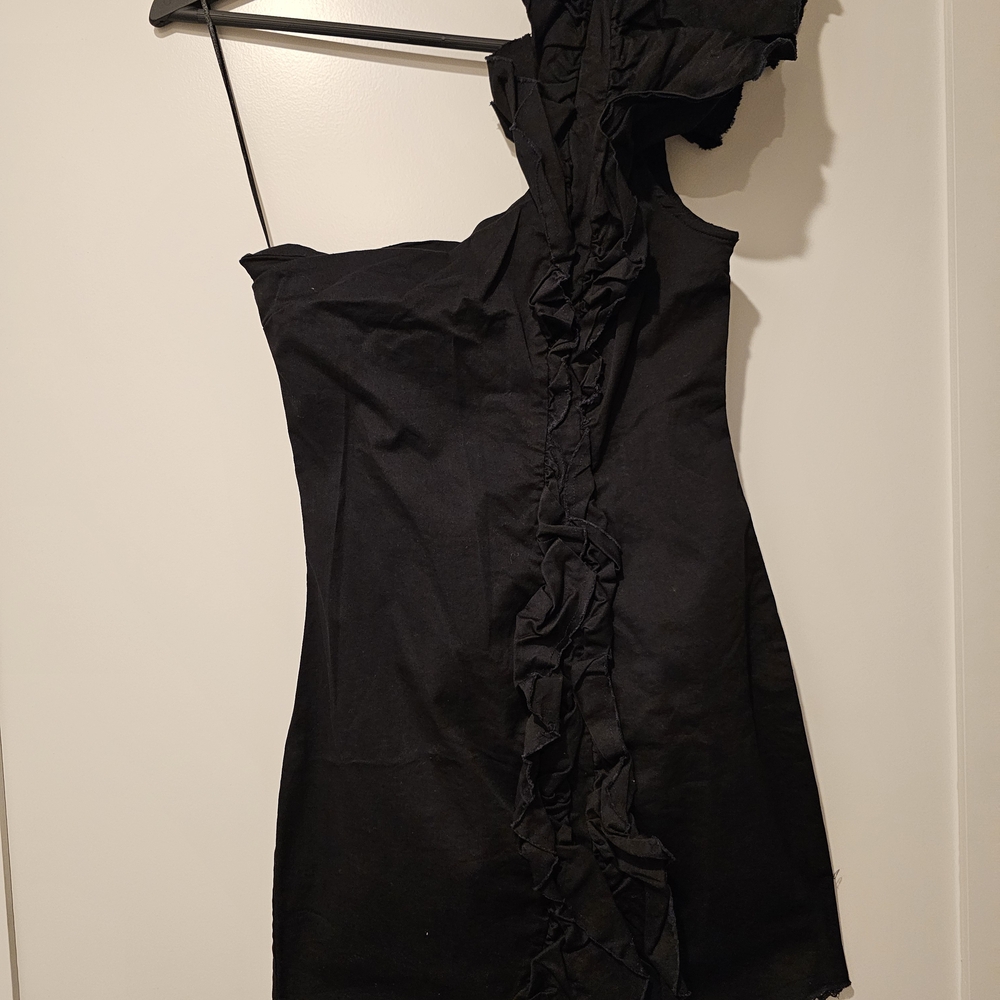 Chic Black One Shoulder Dress with Ruffle Detail